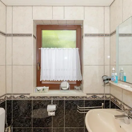 Molli Mit Terrasse * Kuehlungsborn