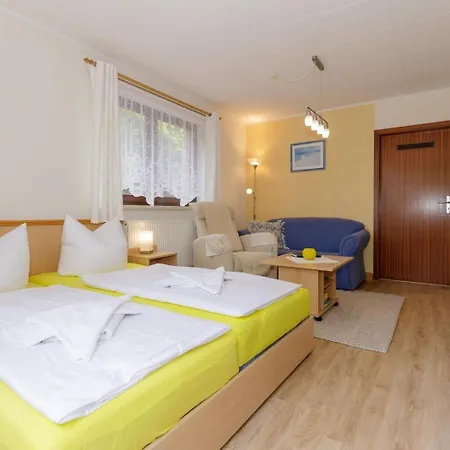 Molli Mit Terrasse Apartment Kuehlungsborn