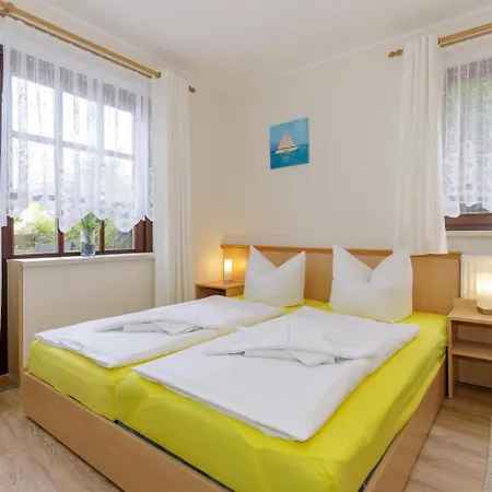 Molli Mit Terrasse Kuehlungsborn